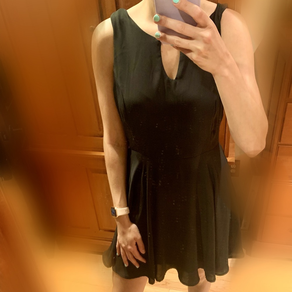 NWOT little black dress L